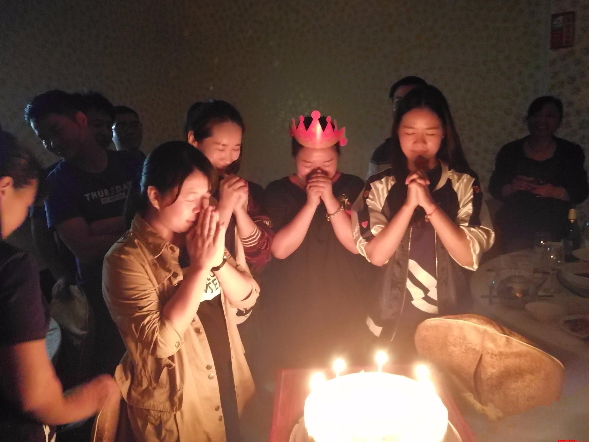 單片機(jī)開(kāi)發(fā)英銳恩員工生日會(huì)